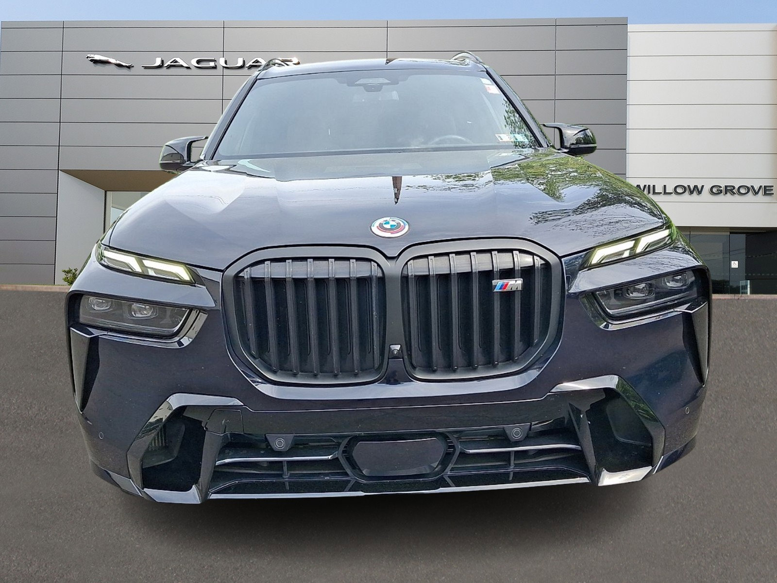 Used 2023 BMW X7 M60i w/ Executive Package AWD/4WD image 8