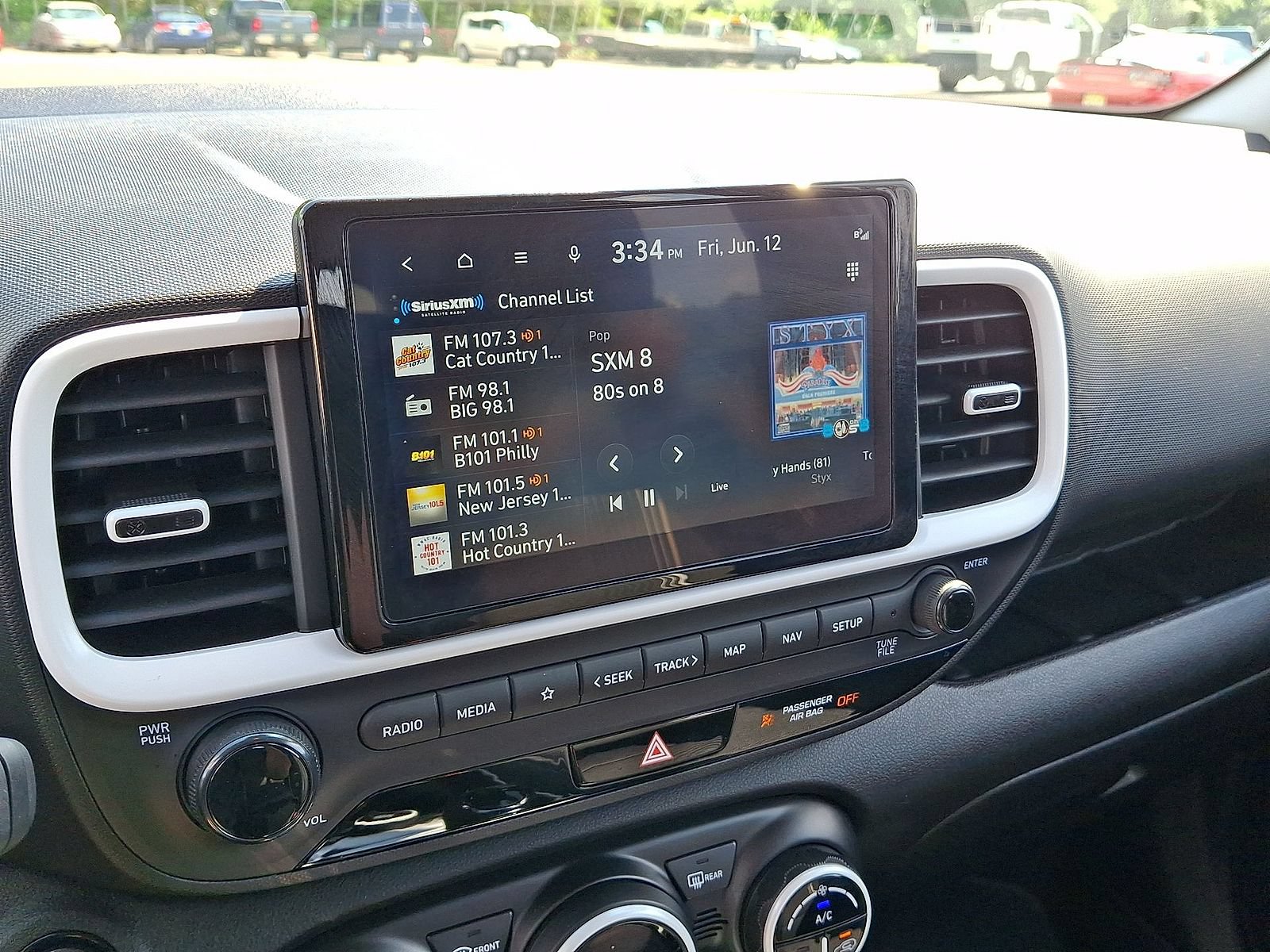 Certified 2025 Hyundai Venue Limited FWD image 20