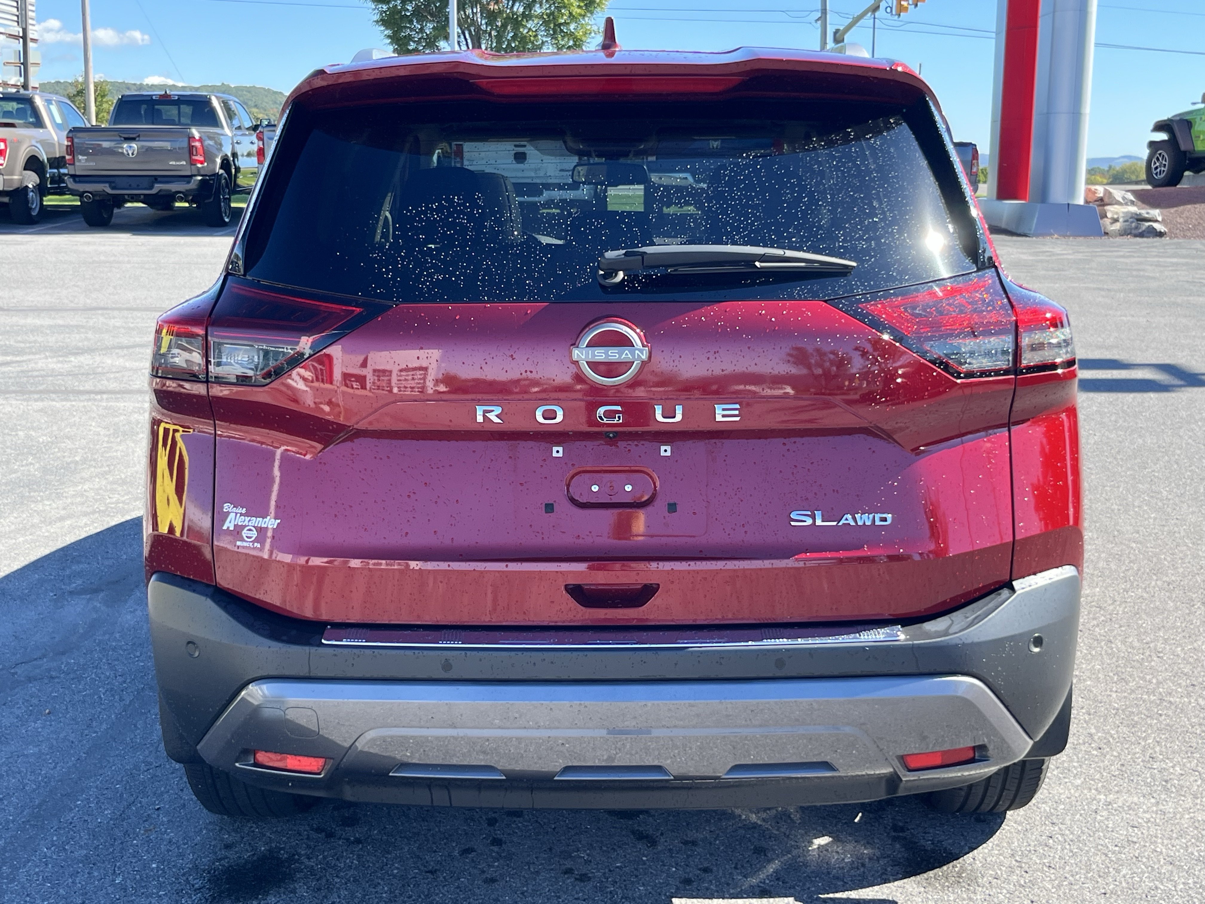 Used 2023 Nissan Rogue SL w/ SL Premium Package AWD/4WD image 7