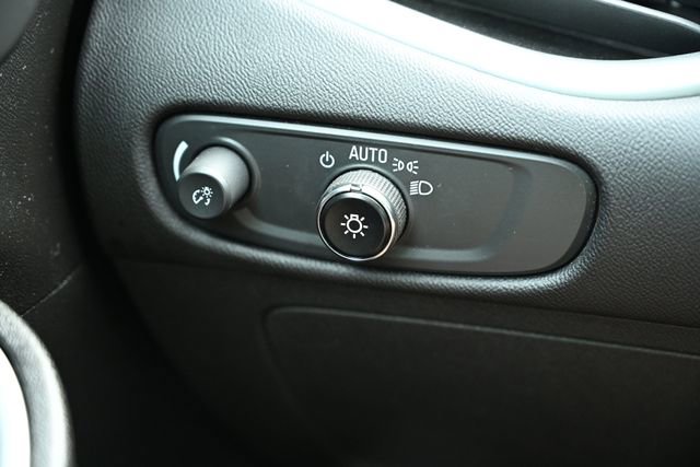 Used 2023 Chevrolet Malibu LT image 43