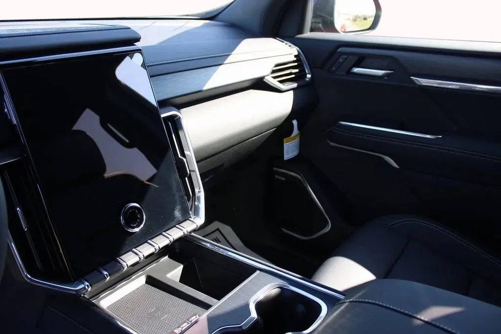 New 2025 GMC Acadia Elevation w/ Elevation Premium Package image 15