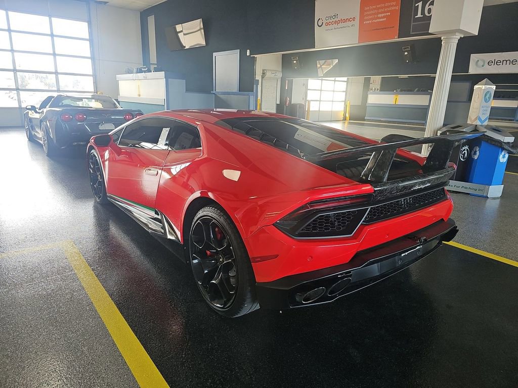 Used 2016 Lamborghini Huracan LP 580-2 image 4