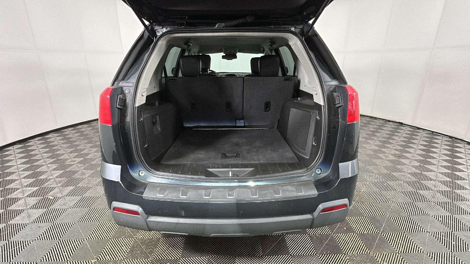 Used 2013 GMC Terrain SLT FWD image 32