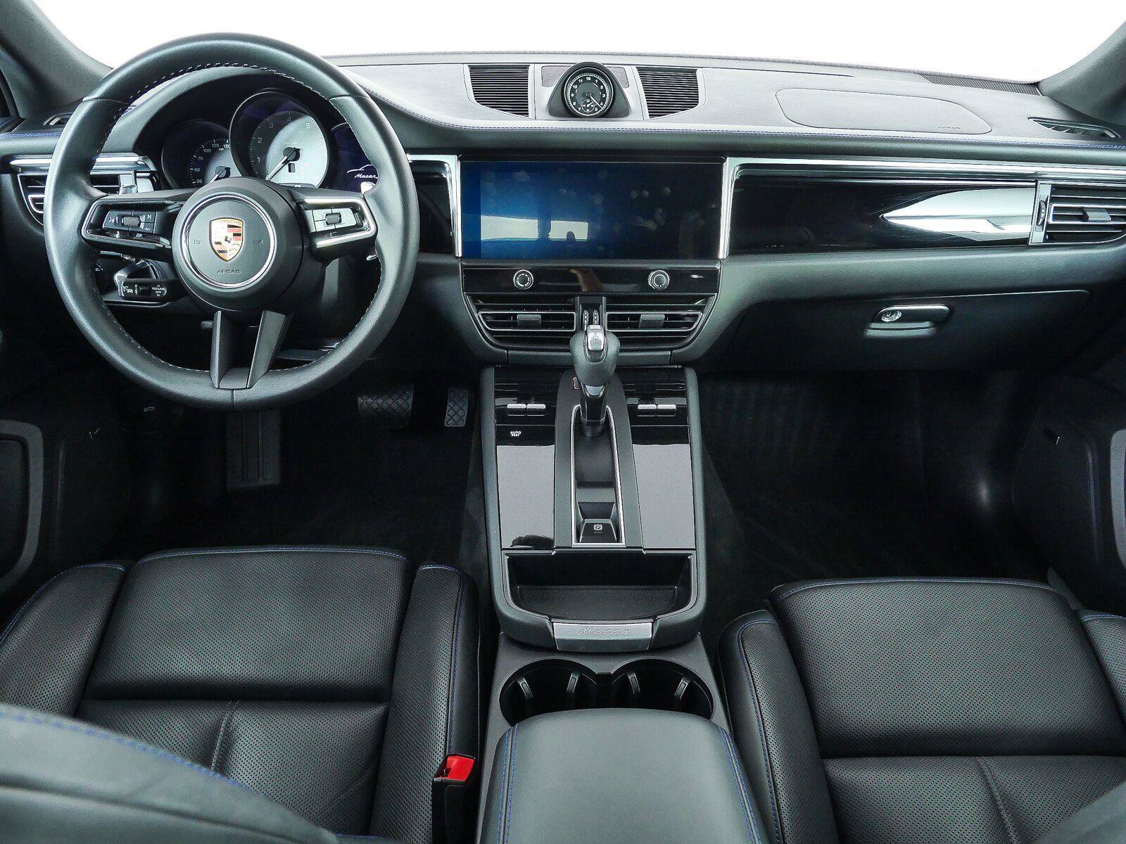 Certified 2023 Porsche Macan S AWD/4WD image 17