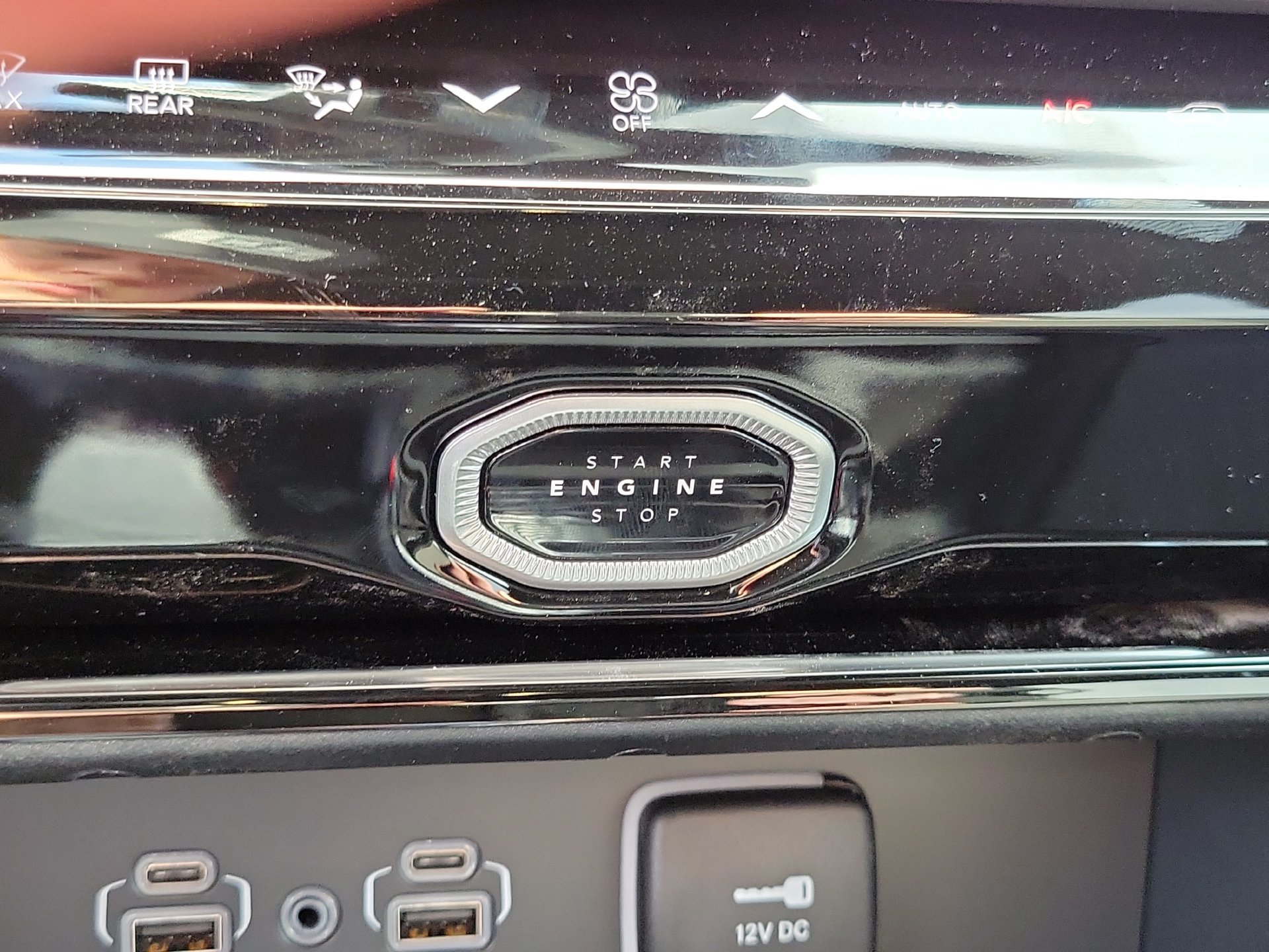 New 2026 Jeep Grand Cherokee Altitude AWD/4WD image 11