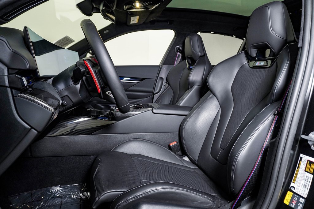 Used 2026 BMW M5 w/ Executive Package image 25