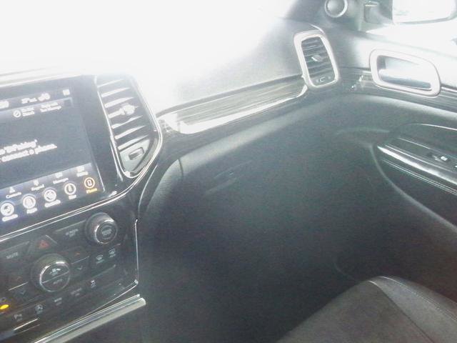 Used 2019 Jeep Grand Cherokee Altitude image 12