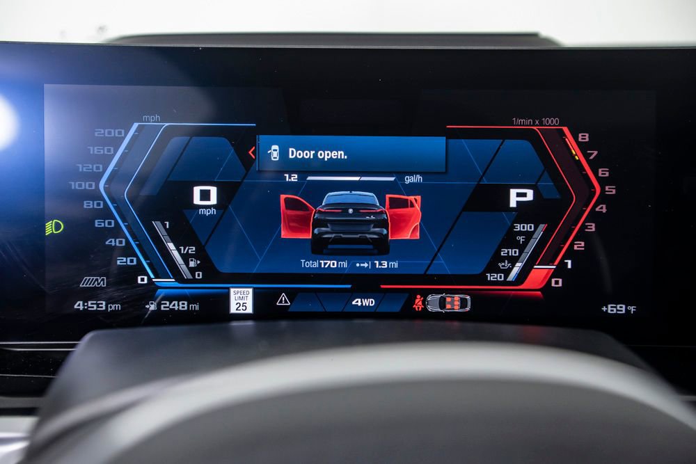 Used 2026 BMW X6 M Competition w/ Executive Package image 27