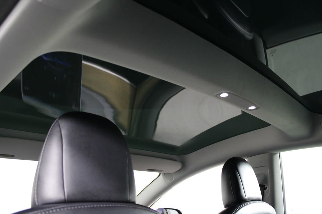 Used 2023 Tesla Model 3 Performance image 19