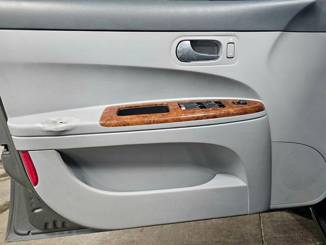 Used 2005 Buick LaCrosse CXS w/ Chrome Appearance Package image 16