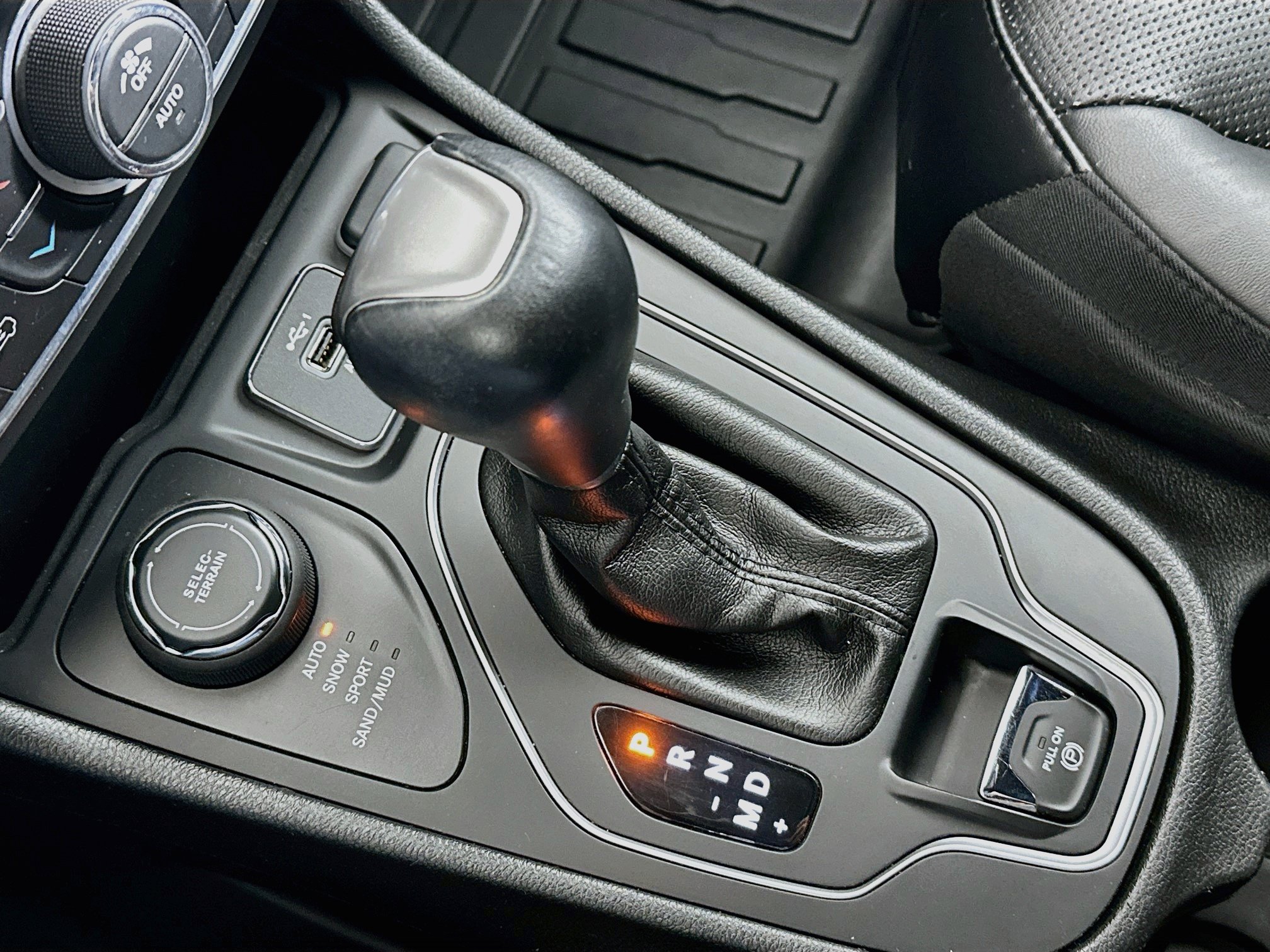 Used 2020 Jeep Cherokee High Altitude AWD/4WD image 25