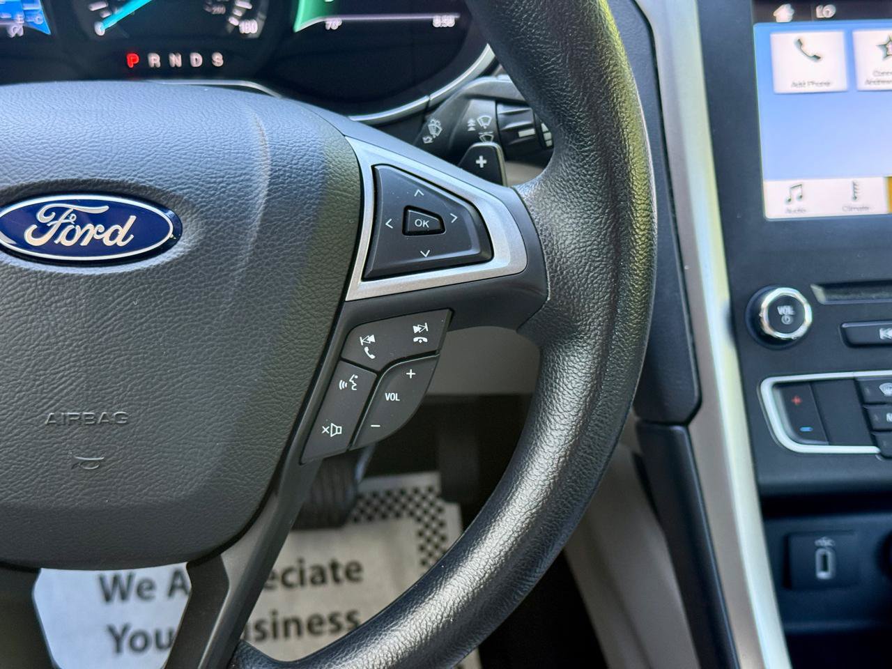 Used 2017 Ford Fusion SE w/ Fusion SE Technology Package FWD image 19