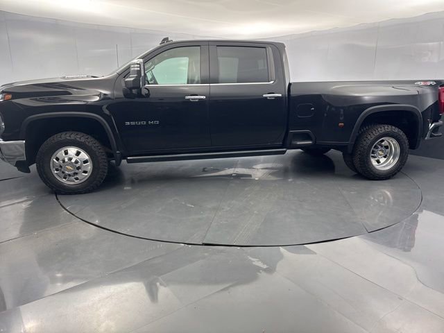 Used 2024 Chevrolet Silverado 3500 LTZ w/ LTZ Convenience Package image 3