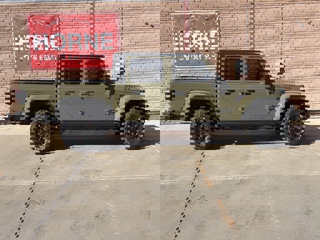 New 2025 Jeep Gladiator Willys image 7