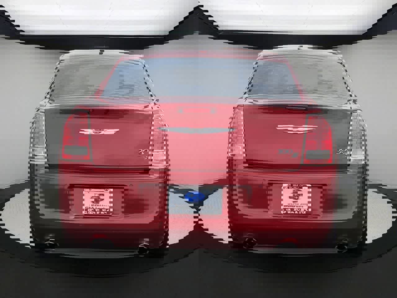 Used 2014 Chrysler 300 S w/ Luxury Group image 7