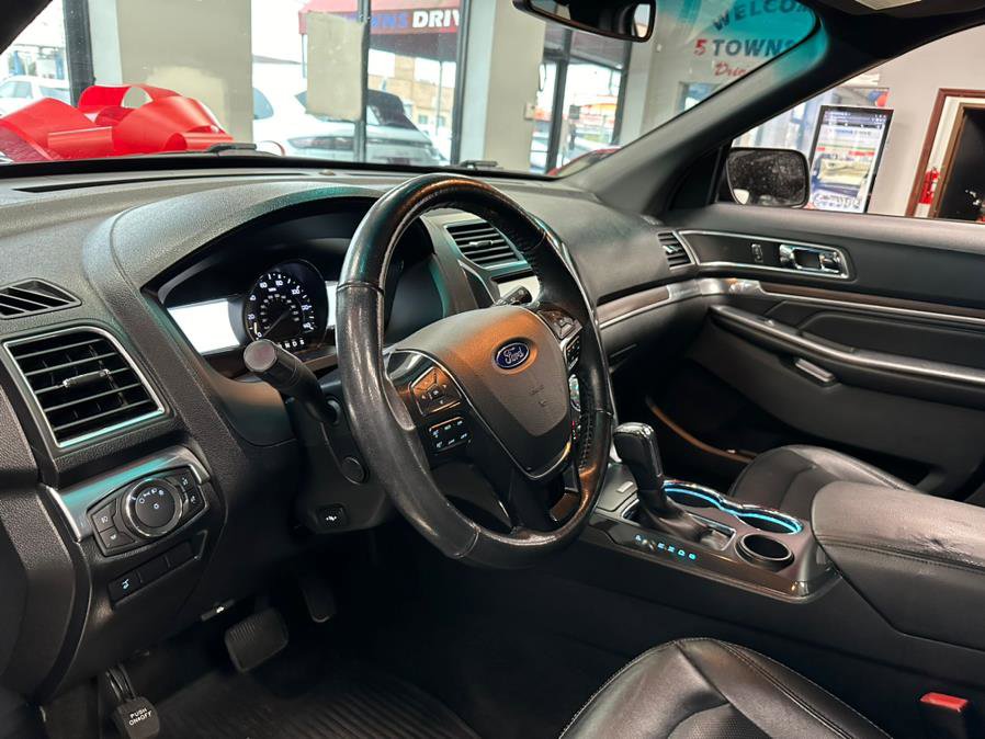 Used 2016 Ford Explorer Limited image 15