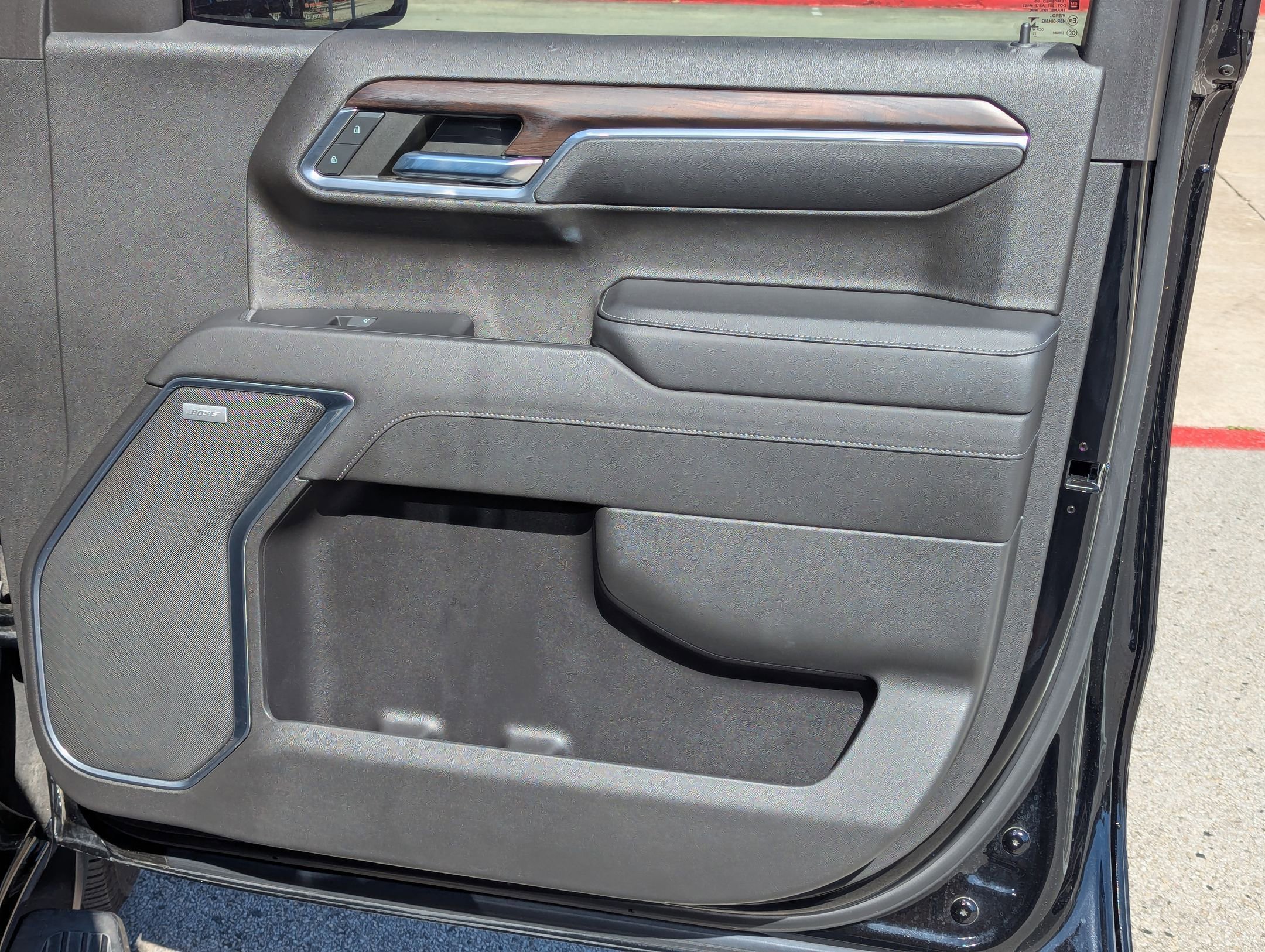 Used 2023 GMC Sierra 1500 SLT image 28