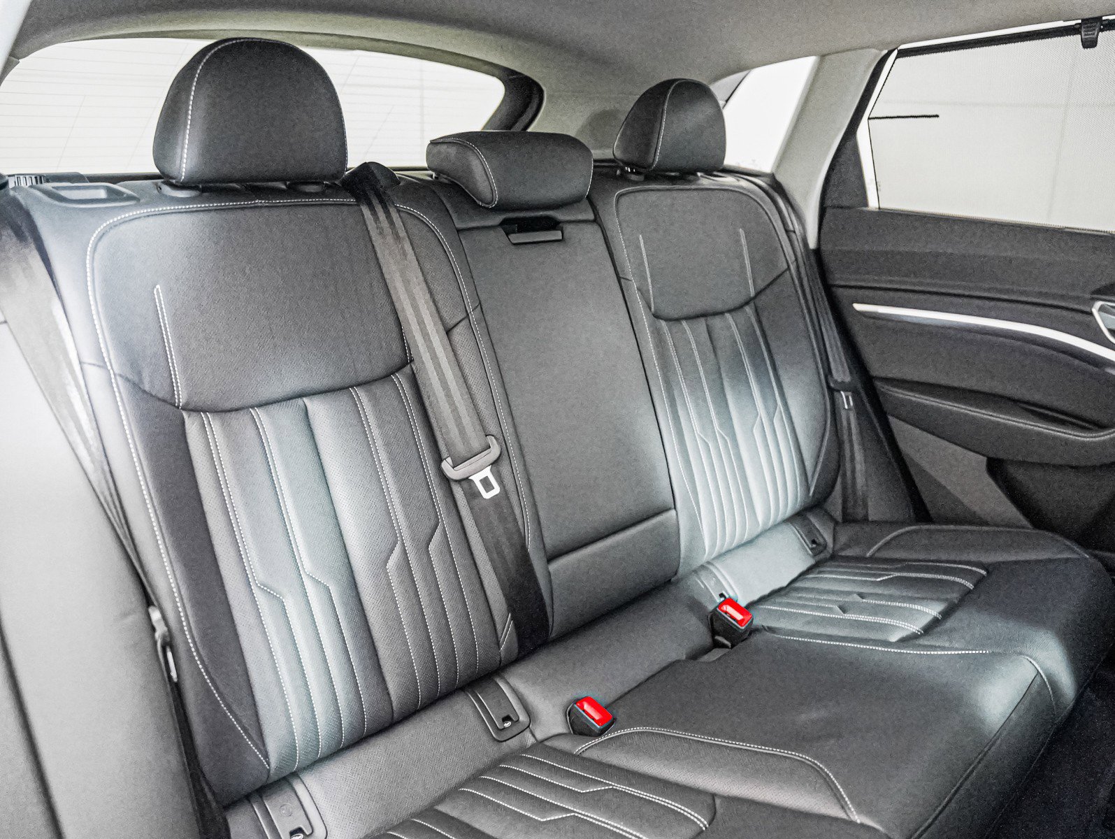 Used 2024 Audi Q8 e-tron Prestige w/ Prestige Package image 13