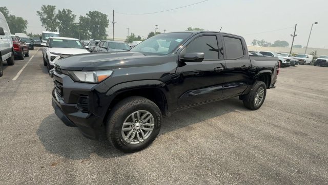 Used 2023 Chevrolet Colorado LT AWD/4WD image 4