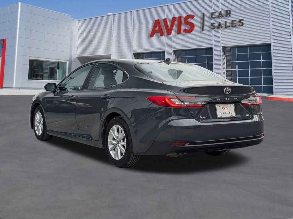 Used 2025 Toyota Camry LE image 3