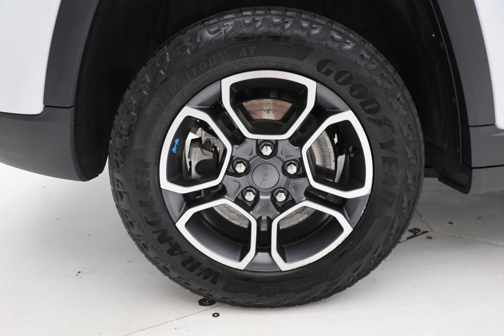 Used 2022 Jeep Grand Cherokee Trailhawk w/ Advanced Protech Group II AWD/4WD image 9