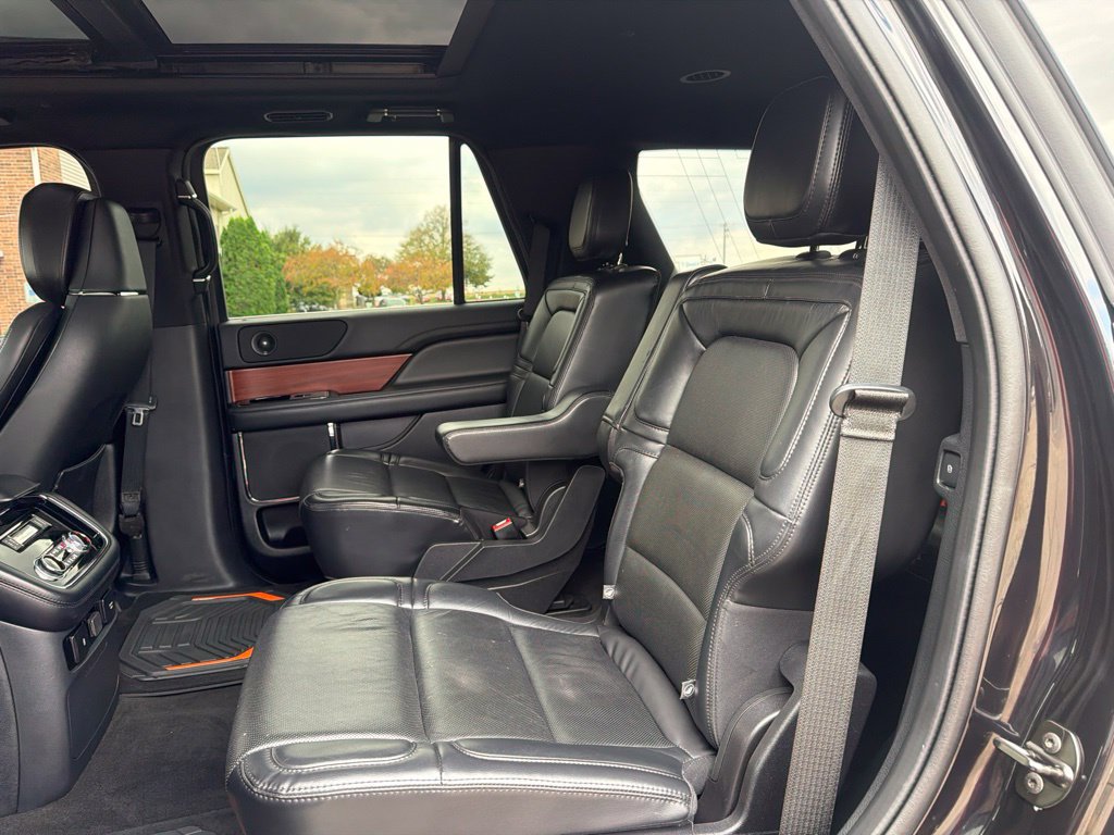 Used 2021 Lincoln Navigator Reserve AWD/4WD image 18