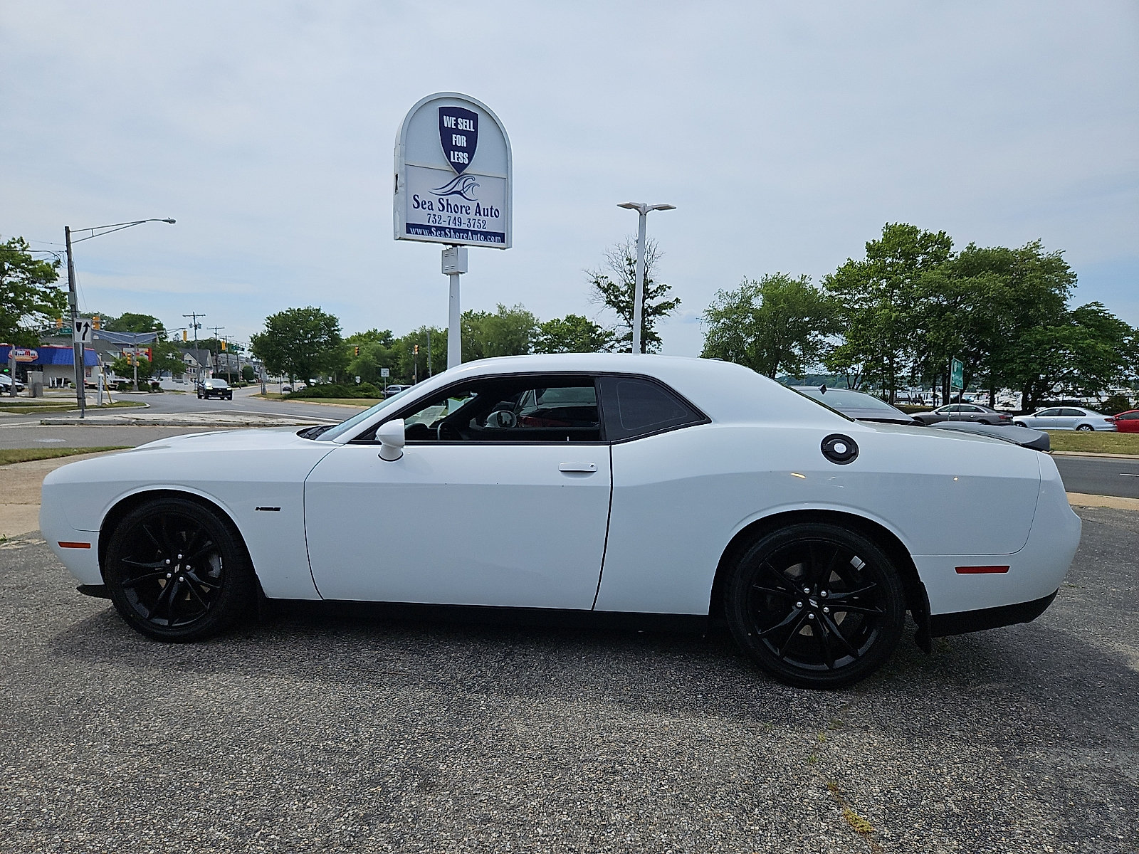 Used 2017 Dodge Challenger R/T w/ Blacktop Package RWD image 4