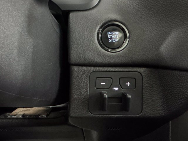 Used 2025 Toyota Tundra Limited AWD/4WD image 18