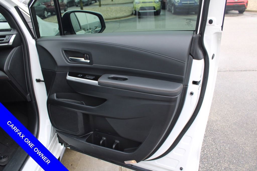 Used 2025 Toyota Sienna Platinum image 23