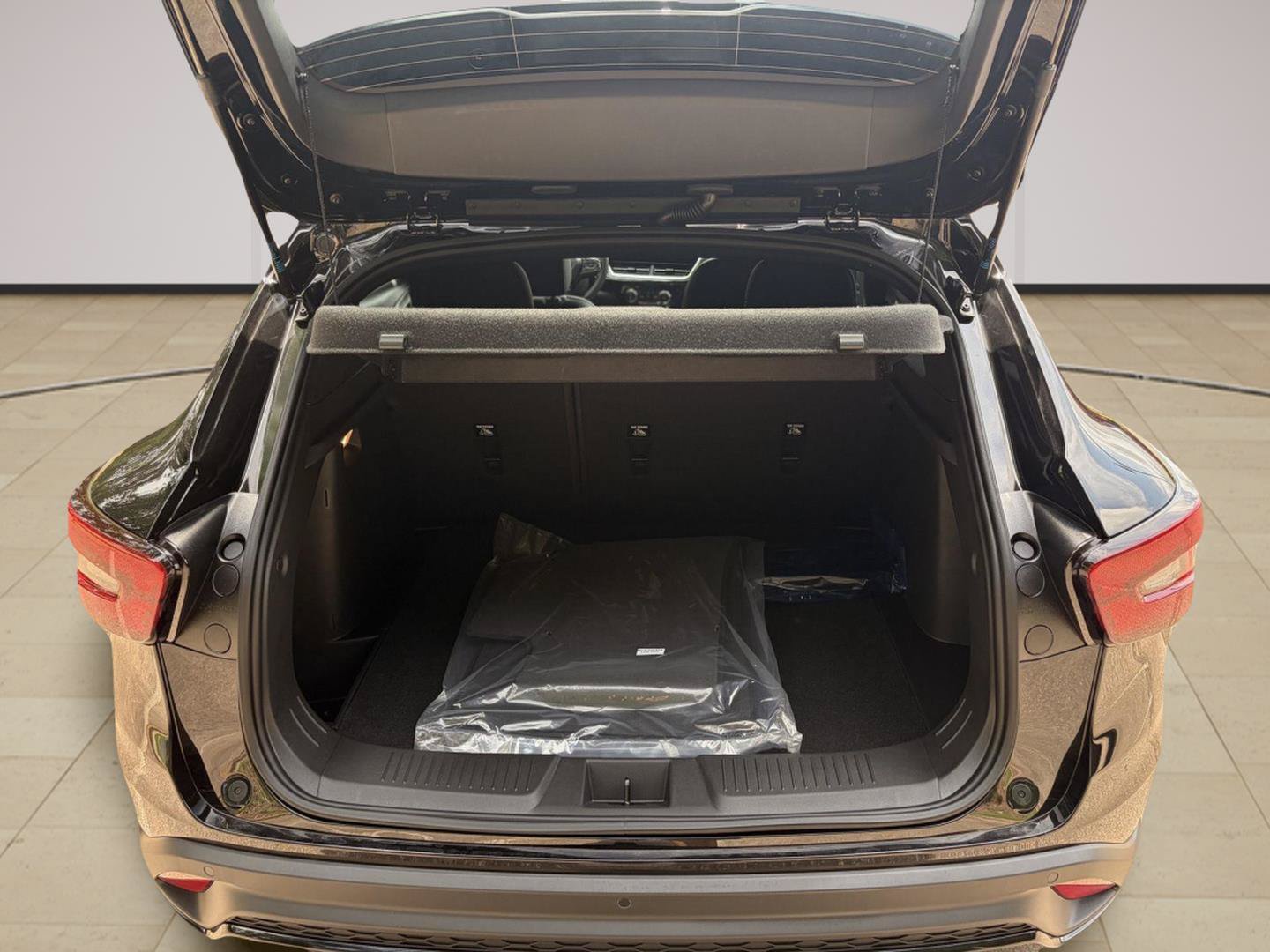 New 2026 Chevrolet Trax RS w/ Sunroof Package FWD image 10