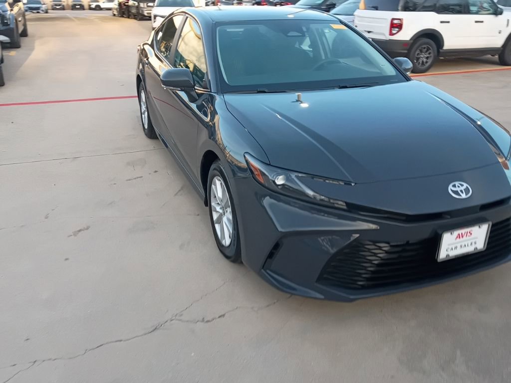 Used 2025 Toyota Camry LE image 6