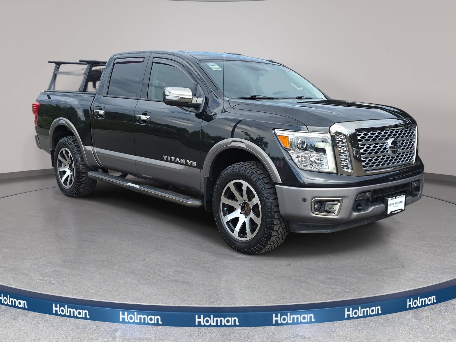 Used 2018 Nissan Titan Platinum Reserve w/ Platinum Utility Package AWD/4WD image 4