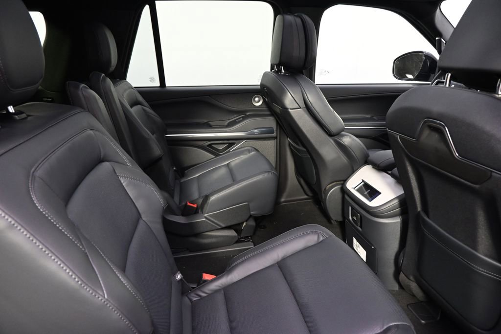 New 2026 Lincoln Navigator Reserve image 18