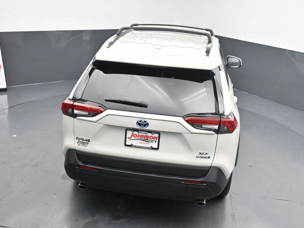 Used 2022 Toyota RAV4 XLE Premium image 16
