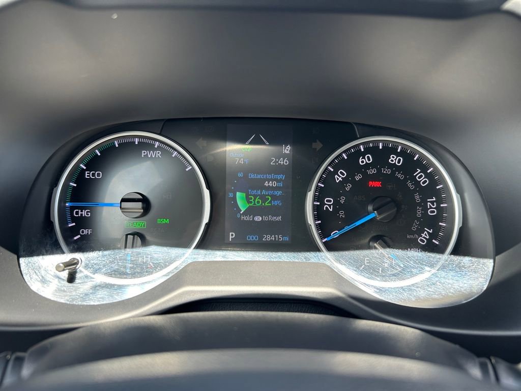 Used 2022 Toyota RAV4 XLE Premium image 16