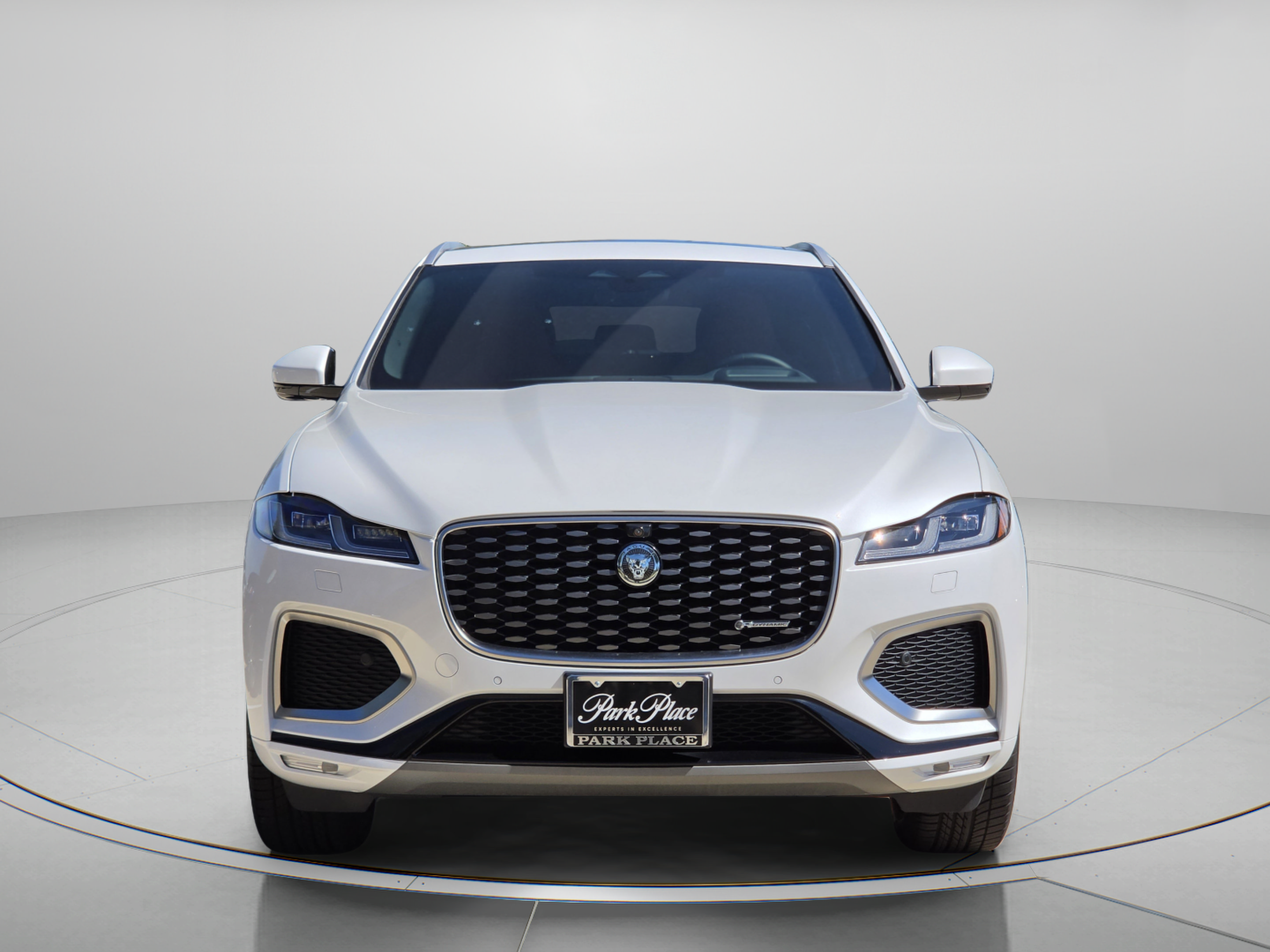 Used 2025 Jaguar F-PACE R-Dynamic S AWD/4WD image 6