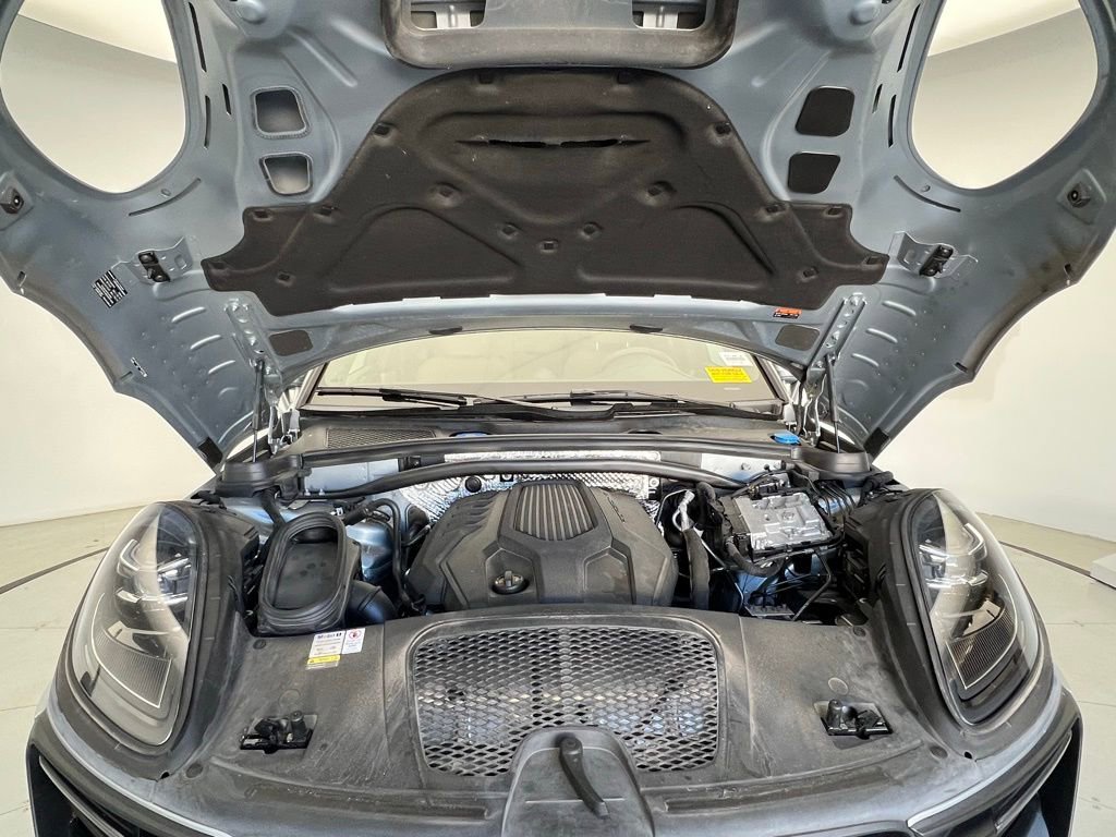 Certified 2022 Porsche Macan image 26