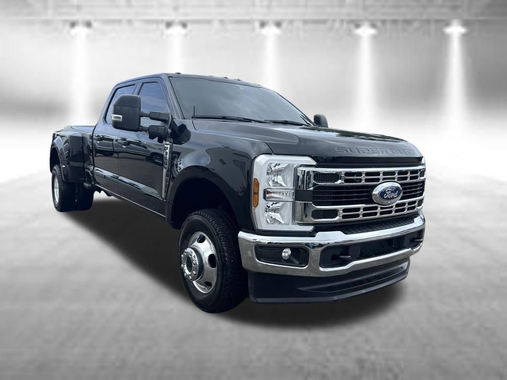 Certified 2024 Ford F350 XLT w/ 360-Degree Camera Package AWD/4WD image 2