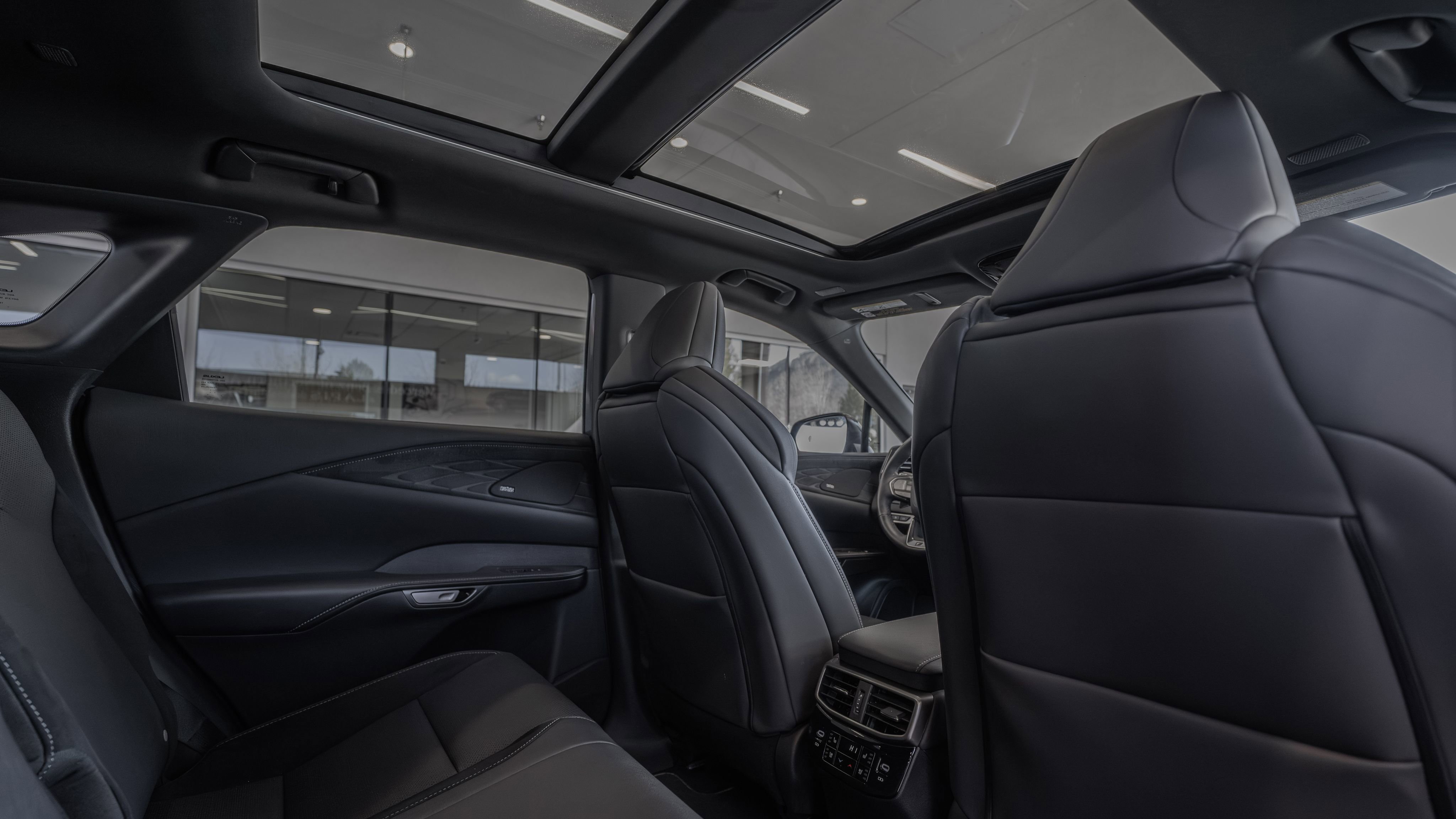 Used 2024 Lexus RX 500h F Sport w/ Convenience Package image 27