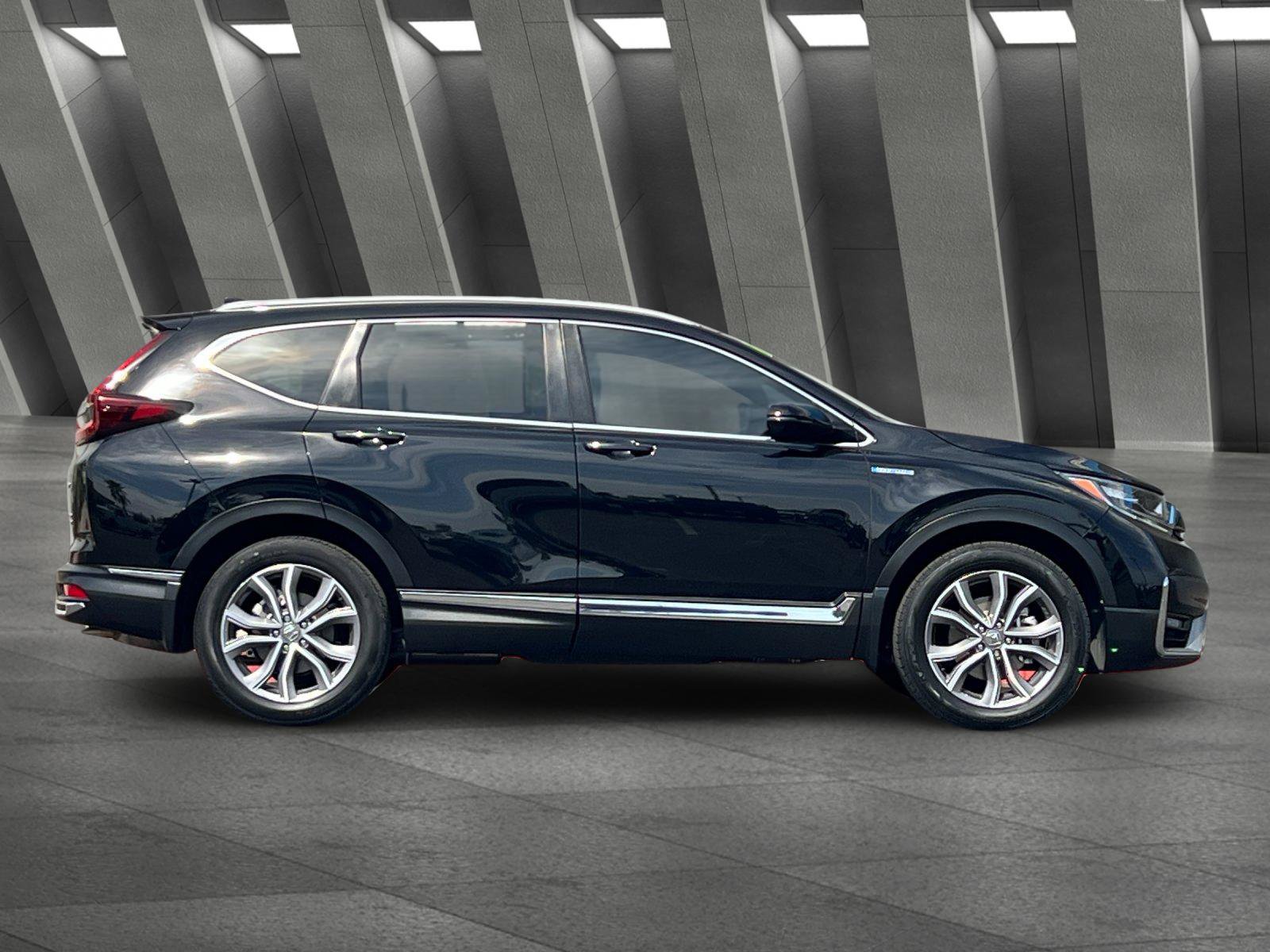Used 2022 Honda CR-V Touring image 3