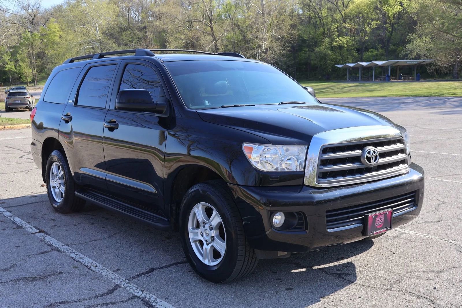 Used 2015 Toyota Sequoia SR5 w/ Premium Package AWD/4WD image 3