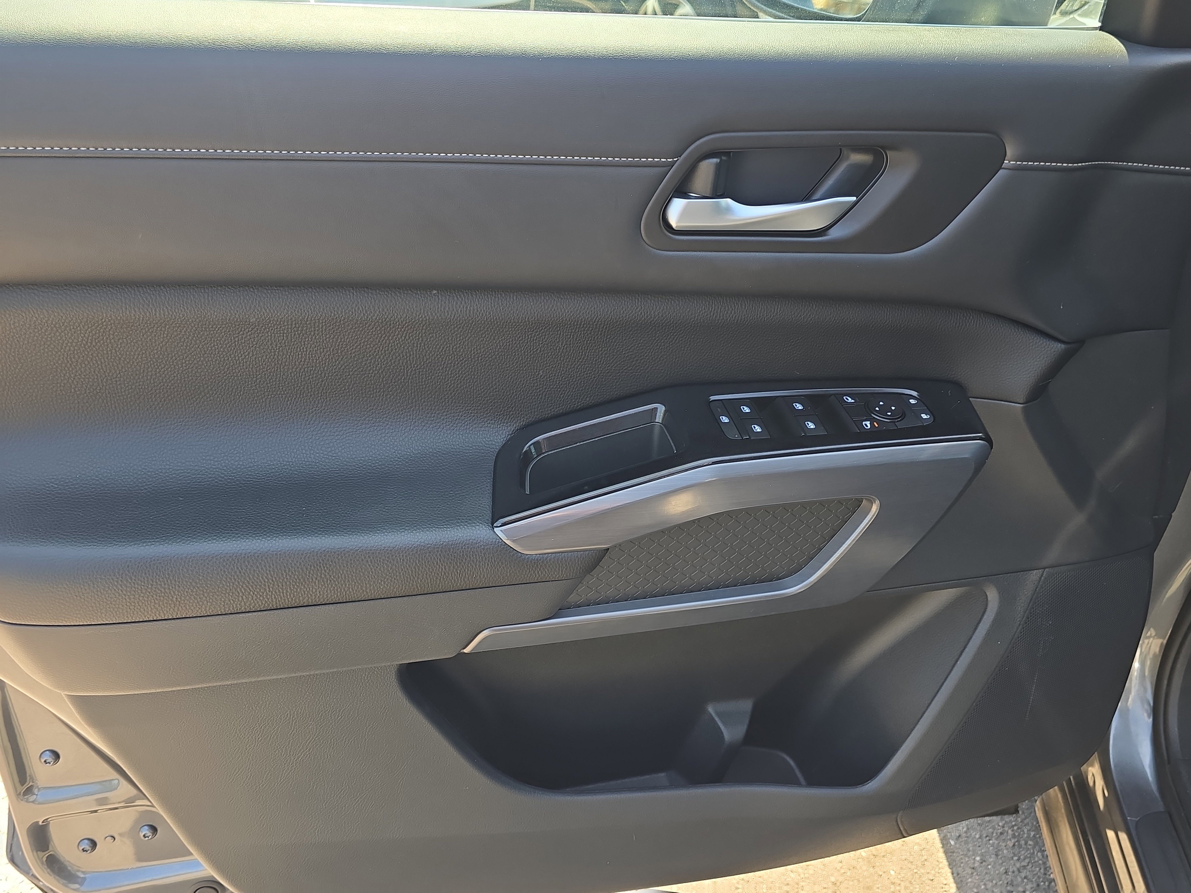 Used 2022 Nissan Pathfinder SL w/ SL Premium Package image 19