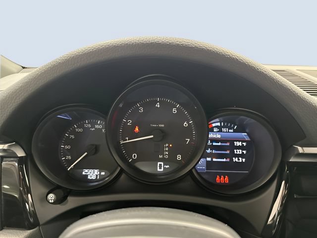 Used 2024 Porsche Macan AWD/4WD image 19