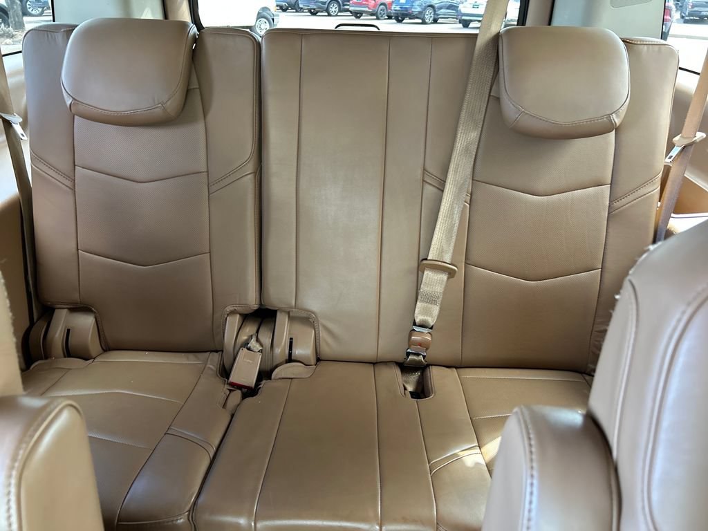 Used 2016 Cadillac Escalade ESV Platinum AWD/4WD image 23