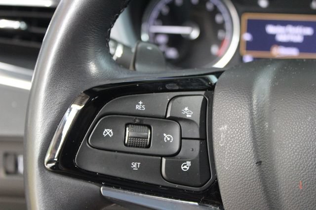 Used 2023 Buick Enclave Essence AWD/4WD image 15