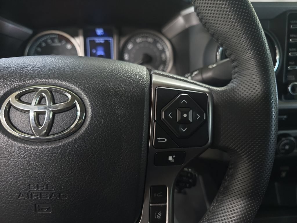 Used 2020 Toyota Tacoma SR5 RWD image 21