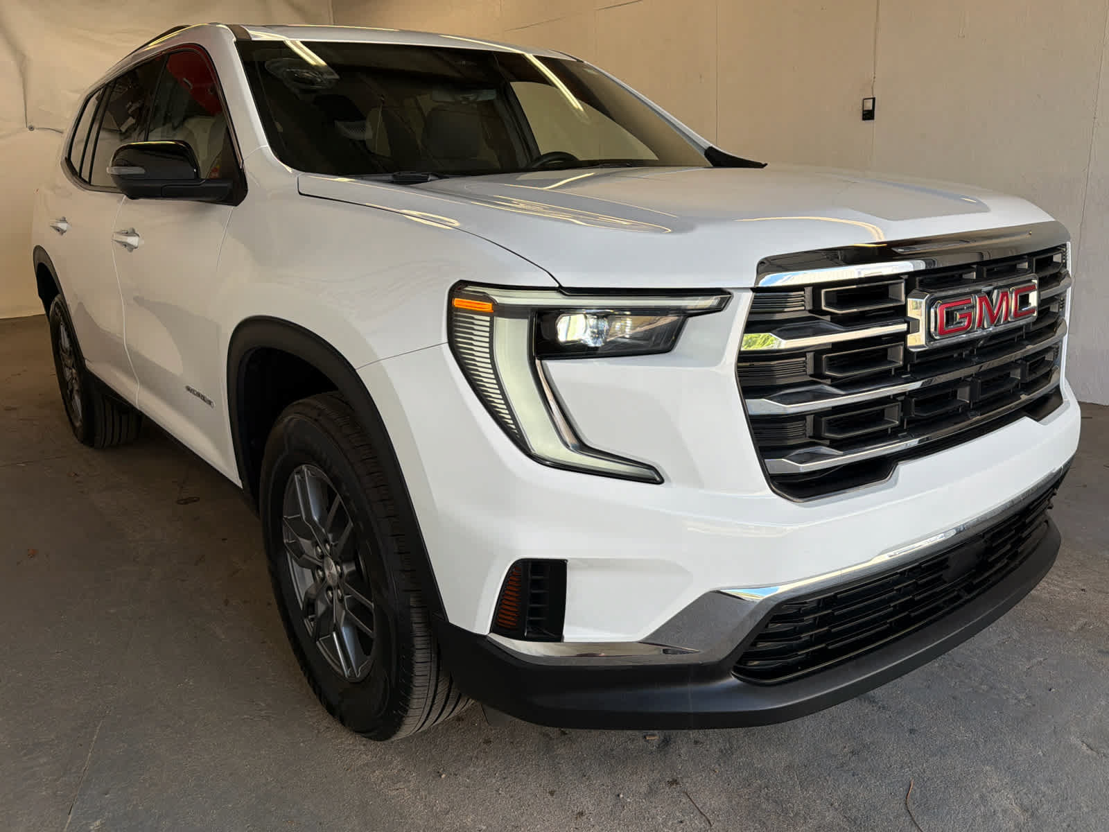 Used 2025 GMC Acadia Elevation FWD image 4