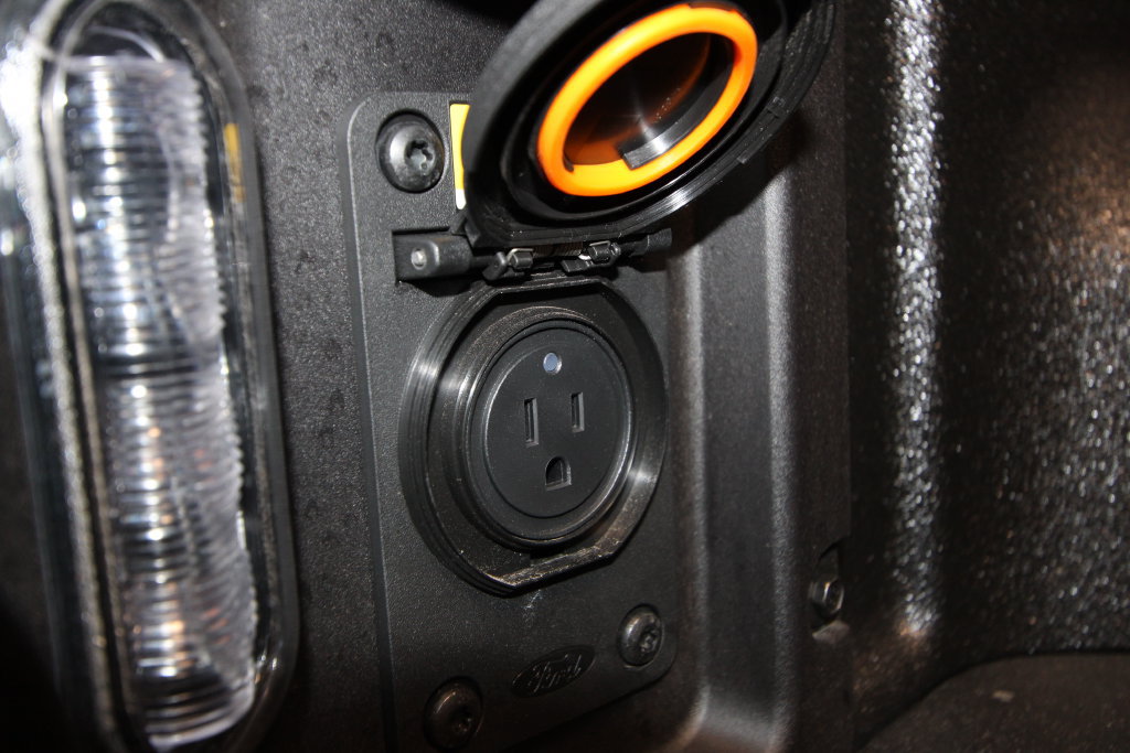 Used 2025 Ford Maverick Lobo AWD/4WD image 43