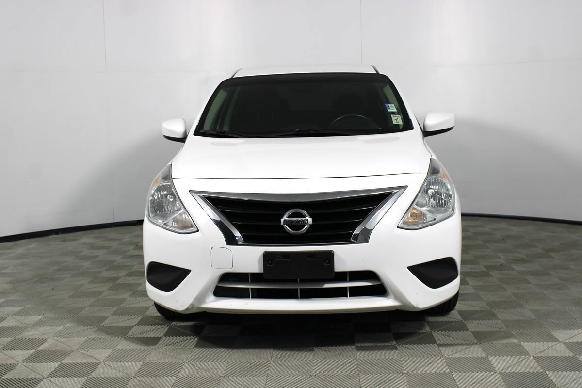 Used 2019 Nissan Versa SV FWD image 2