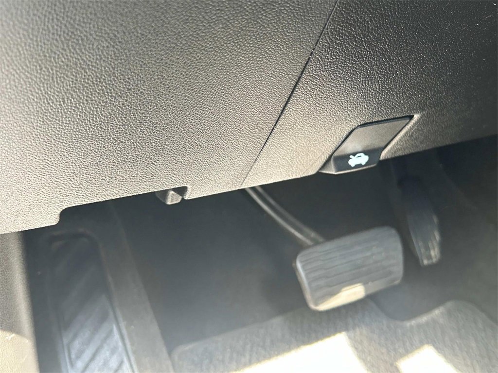 Used 2022 GMC Yukon XL Denali image 25